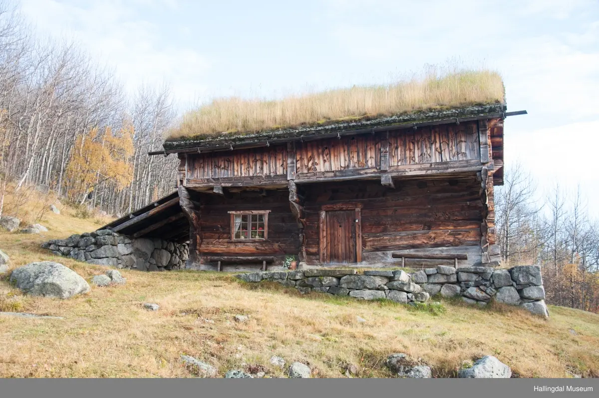 Setestugu-Loftstugu i øvre Døkki, Dokken gård i Sudndalen