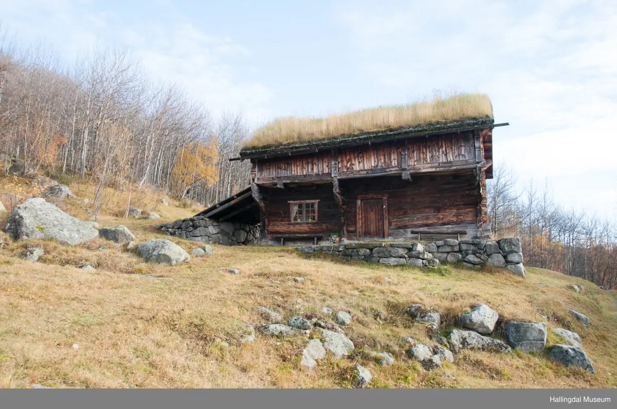 Setestugu-Loftstugu i øvre Døkki, Dokken gård i Sudndalen