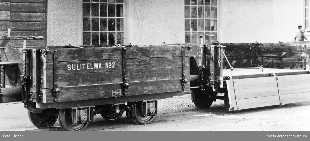 Leveransefoto av Sulitjelmabanens kisvogn nr 2 ved levering fra Arboga mek. Verkstad