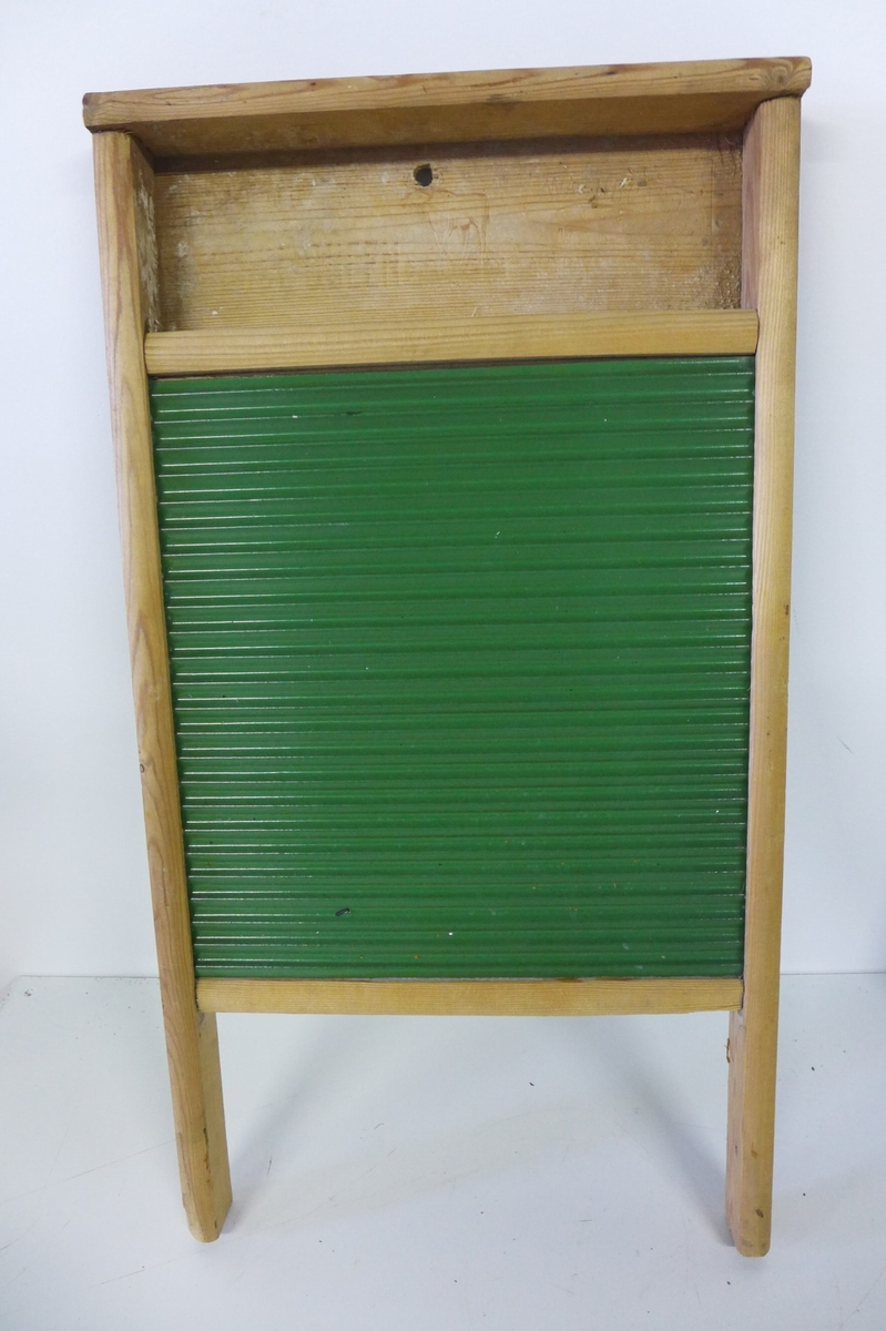 THE NORSE QUEEN Reg. trademark Washboard Made in Norway
