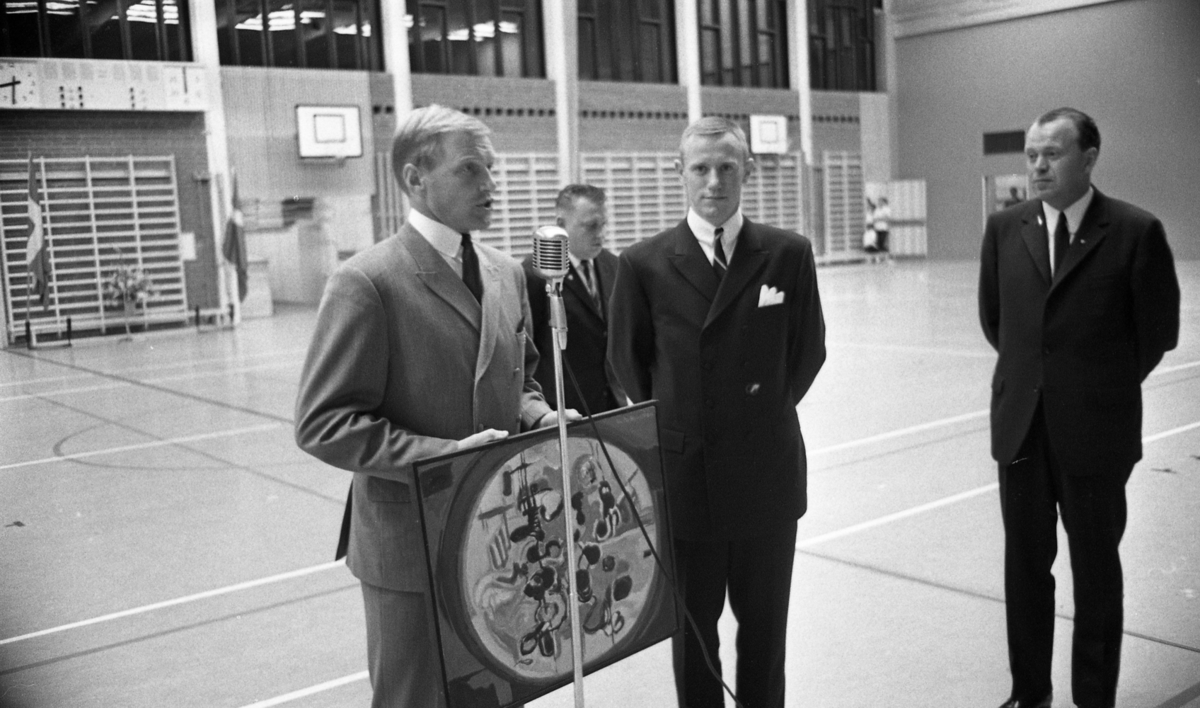 Alléhallen Hallsberg, 9 september 1967.
Mannen längst till höger är Ingmar Lundström.