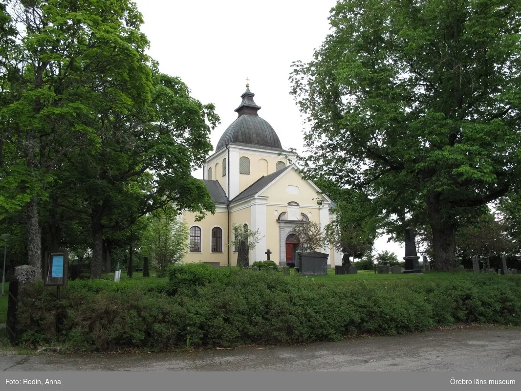 Inventering av kulturmiljöer i Axberg, Ervalla och Ödeby. Område 3.
Miljö 25.3: Ervalla kyrka.
Dnr: 2010.240.086
