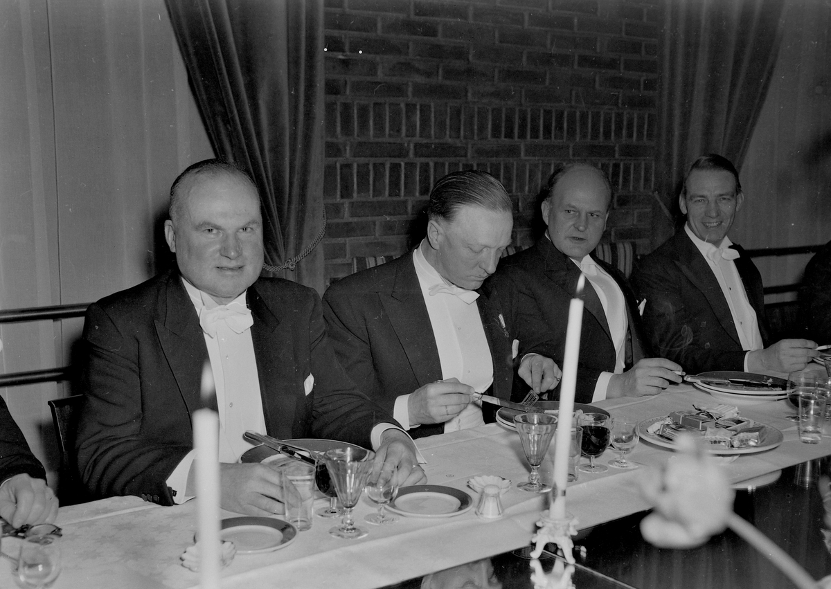 Middagsselskap i Kunstindustrimuseet og Handelsstandens Hus