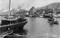 Bergen, Walkendorftaarnet og Haakonshallen.