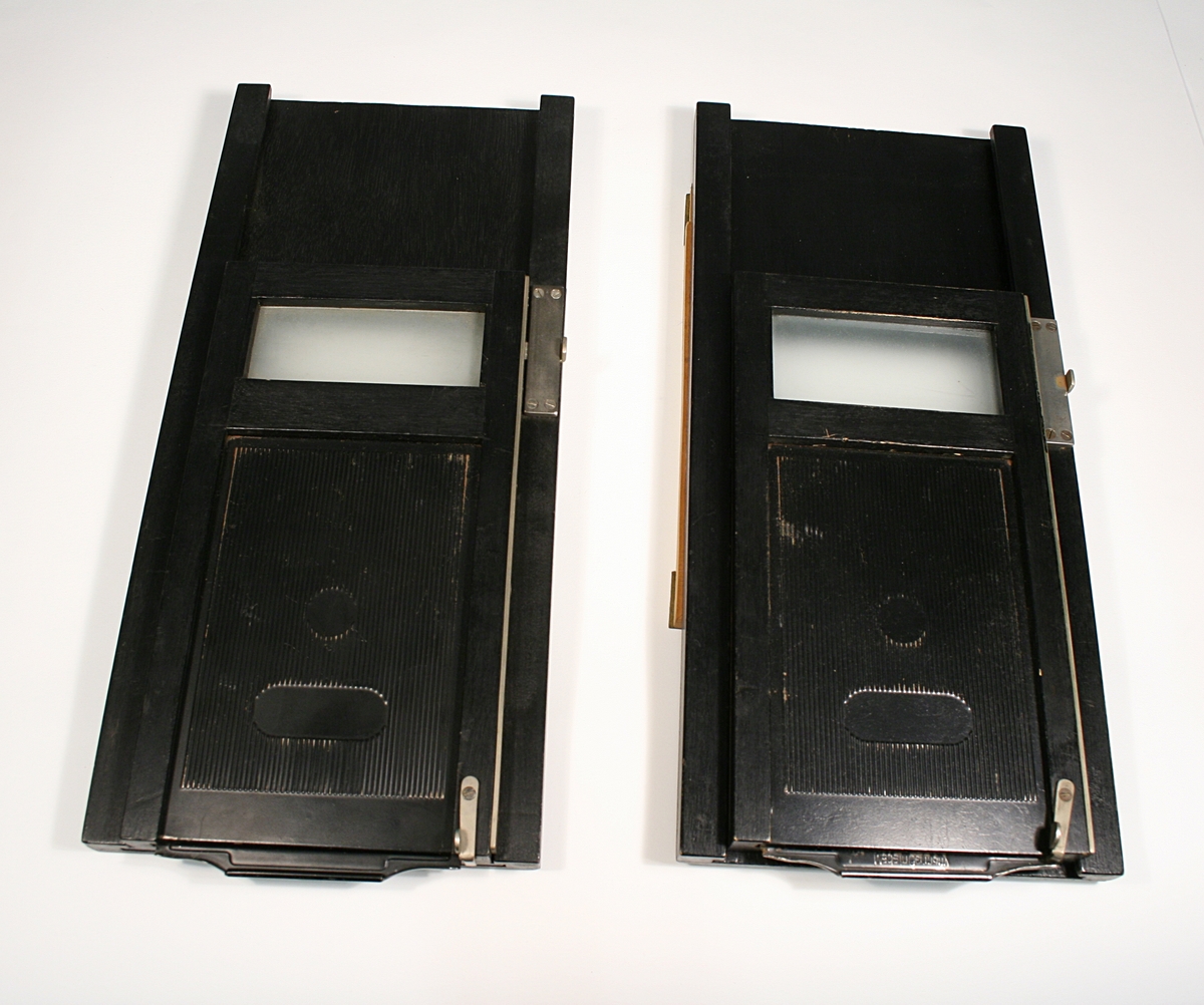 Plater for film: 3 av tre, 3 av plastikk, to satt inn i fotoapparatdeler, to glassplater (fotoapparatdeler)