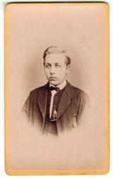 Portrett av ukjent mann, antakelig fra Sarpsborg-distriktet.