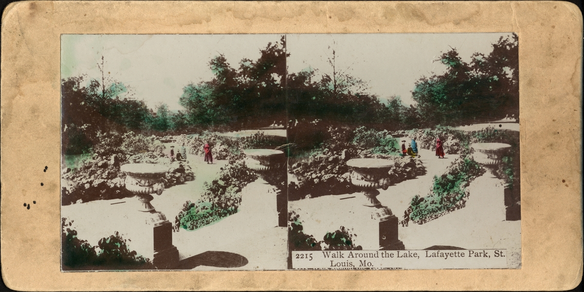 Delvis kolorerad stereobild, "promenad runt sjön", Lafayette Park, St. Louis.