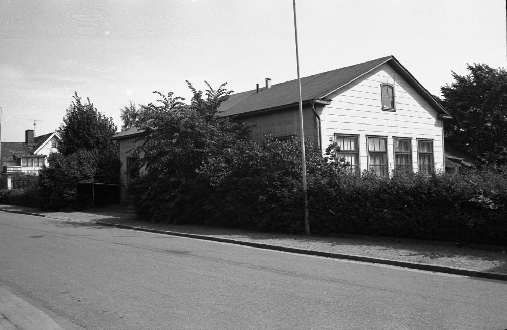 Pompeius fastighet, Döbelnsgatan 8, Torstensonsgatan 11
Skofabrik.