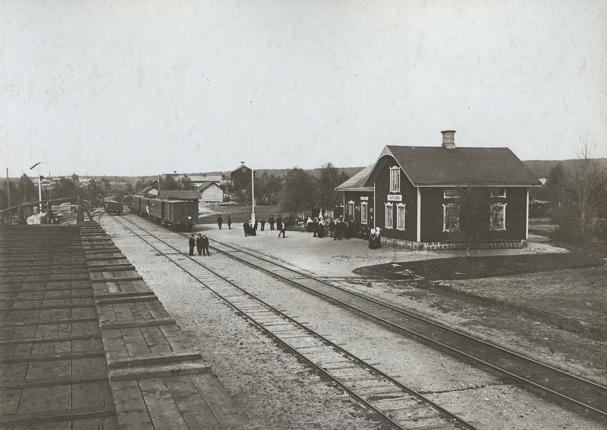 Gäfvunda järnvägsstation vid Mora-Vänerns Järnväg.