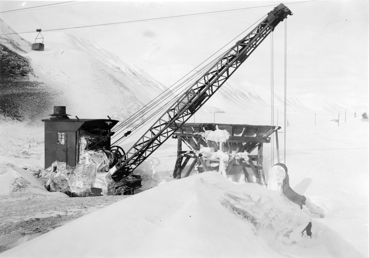 Sveagruva. Ångskopan i april 1921.