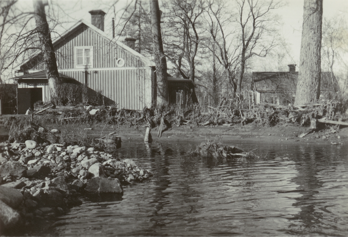 Billsjö järnbruk. Efter översvämningen 1 maj 1936. Herrgården med nya vattensamlingar.