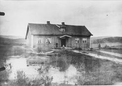 Våningshus fra før 1800, flyttet til Ruud i Urskog i 1842, r