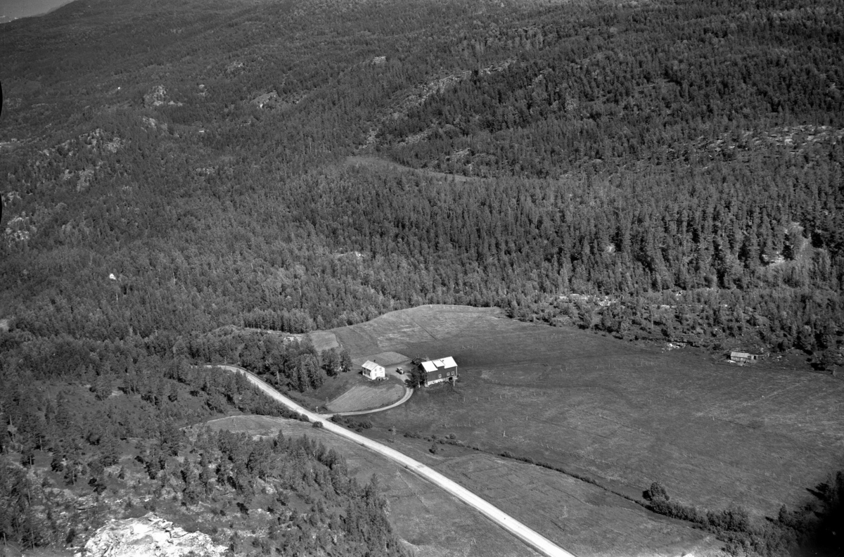 Flyfoto: Salangsdalen, Furuly i Bardu 1956