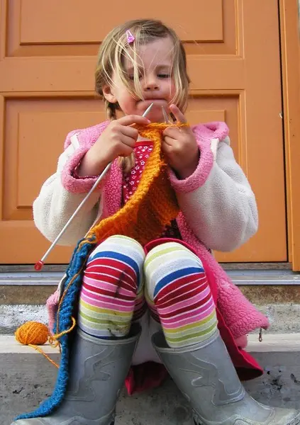 girl knitting