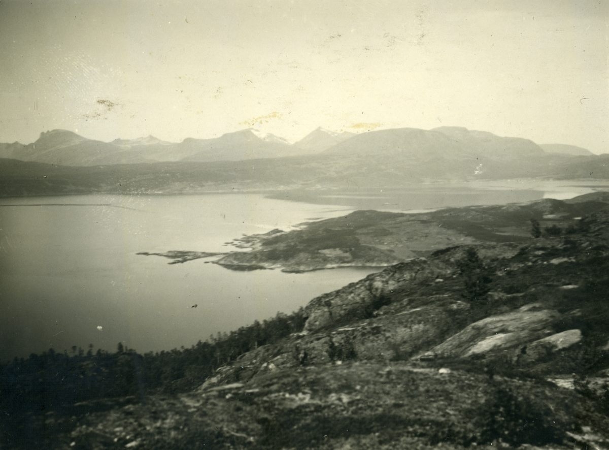 Øyjord og Herjangsfjorden.