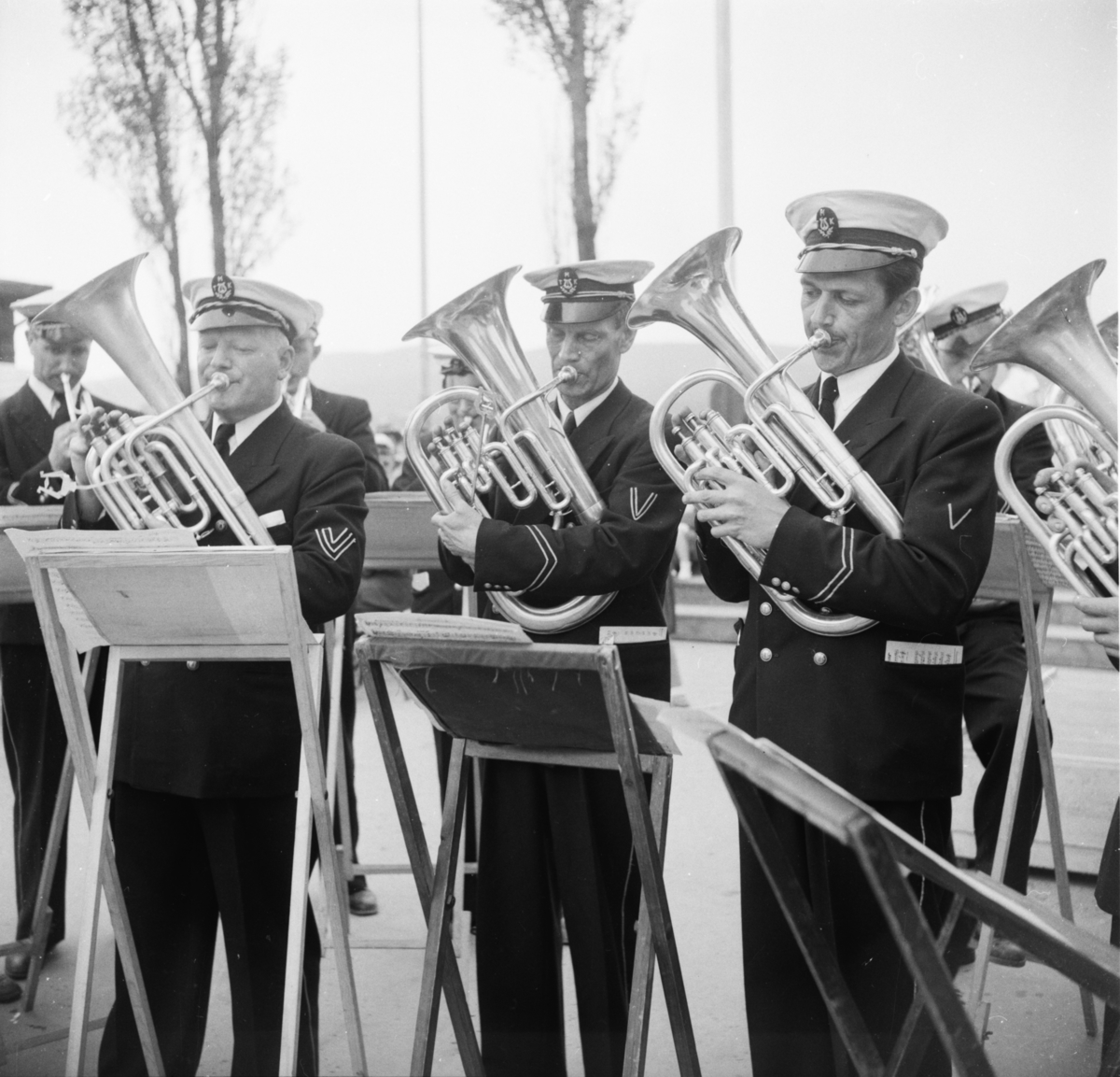 Vardens arkiv. "Musikken og sangens dag. Konsert i Brekkeparken"  30.05.1954