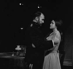 Nationaltheatret. Amfiscenen. .FADEREN av August Strindberg.