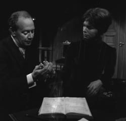 Nationaltheatret. Amfiscenen. .FADEREN av August Strindberg.