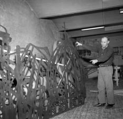 Nationaltheatret bak kulissene. .Serie med fotografier fra t