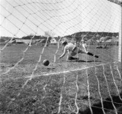Vardens arkiv. "Fotballkamp. Grane - Rjukan  6-0"  09.05.195