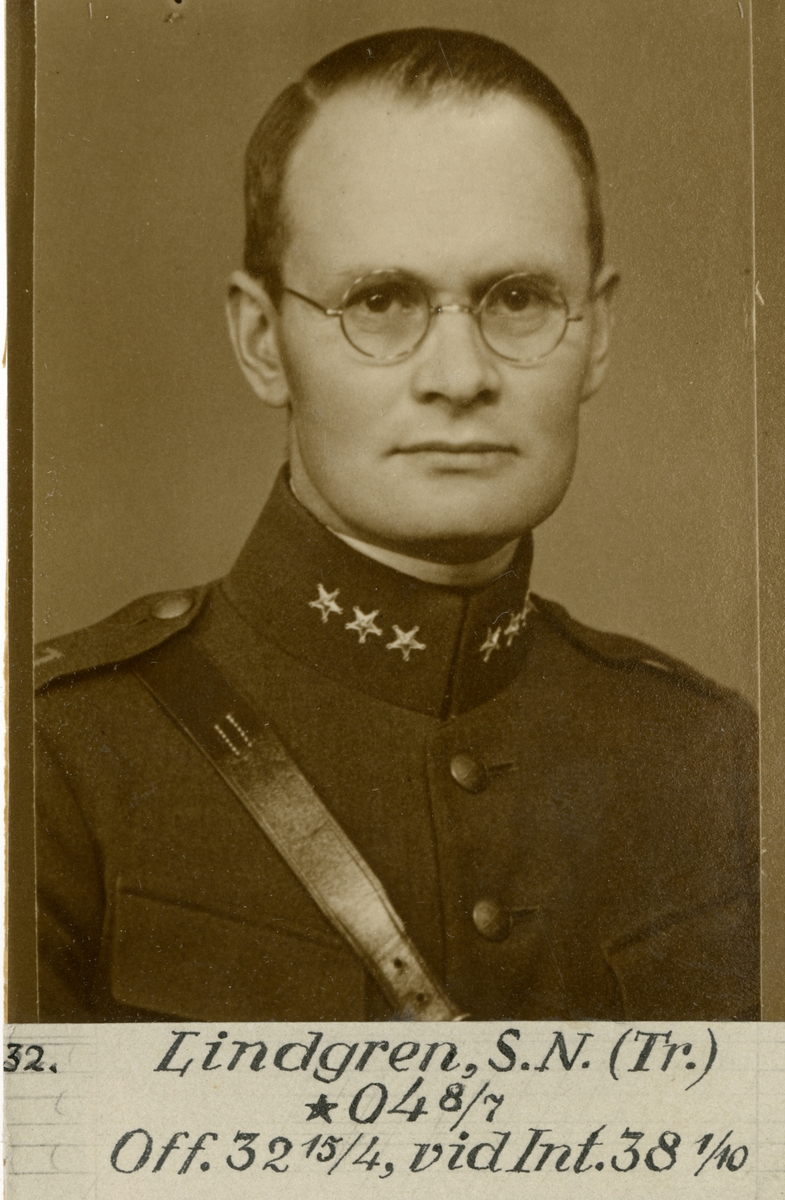 Porträtt av Sven Napoleon Lindgren, officer vid Trängen och Intendenturkåren.