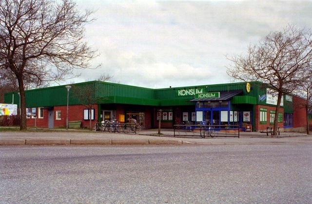 Post-i-butik i Stenhamra, Ekerö, 1999.