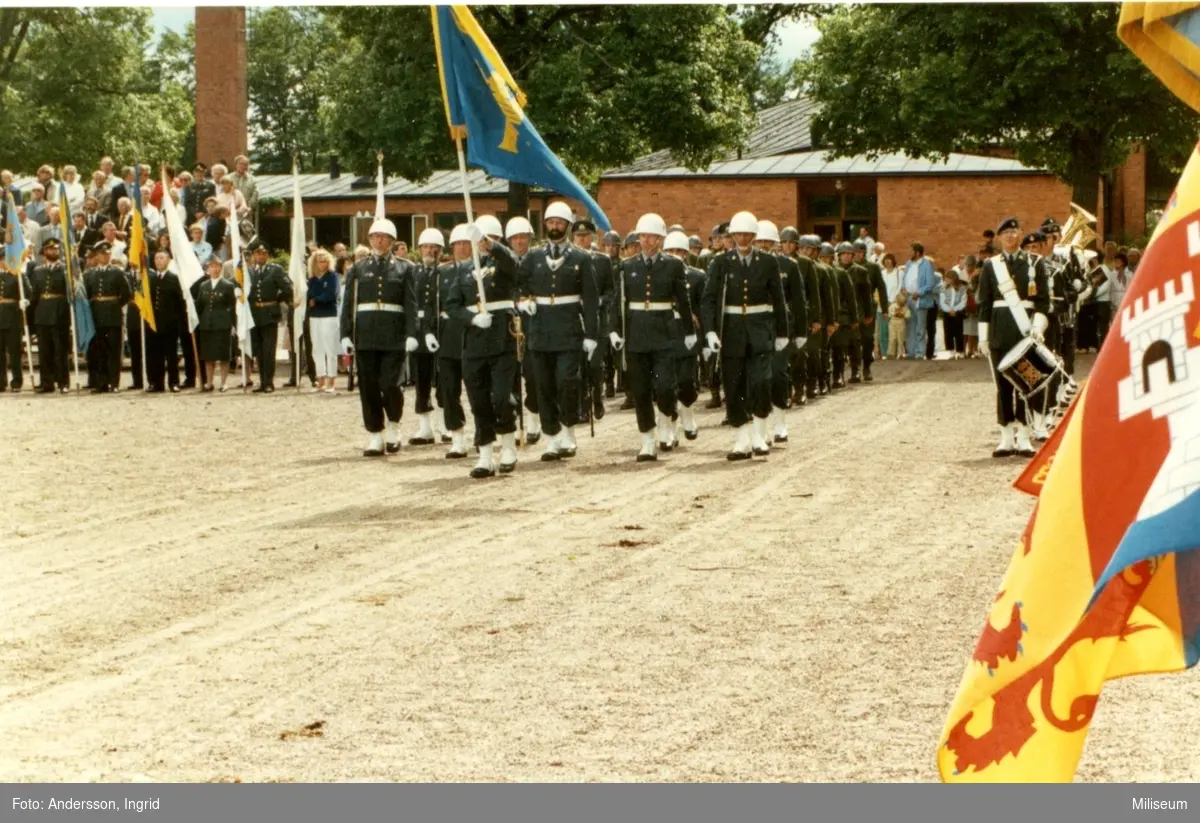 Jönköpings Hemvärn marscherar in.
