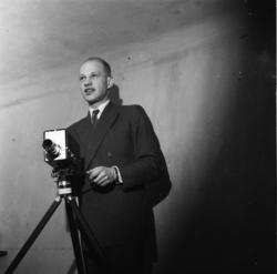 Vardens arkiv. "Fjernsyndemonstrasjon i Odd -Fellow, Porsgru