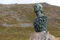 Byste av Knut Erik Jensen.