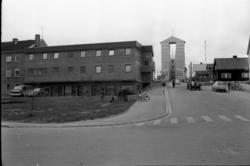Gatebilde fra Vadsø sentrum, hotellbygningen til venstre og 