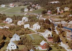 Flyfoto fra Skogstua på Tingvoll. Bildet er datert 30. juli 