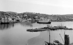 Et bilde fra Vågen, med bilfergen Gildeskål på prøvetur. I b