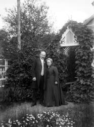Georg Sverdrup og Margrethe Olise Barman Sverdrup, her utenf