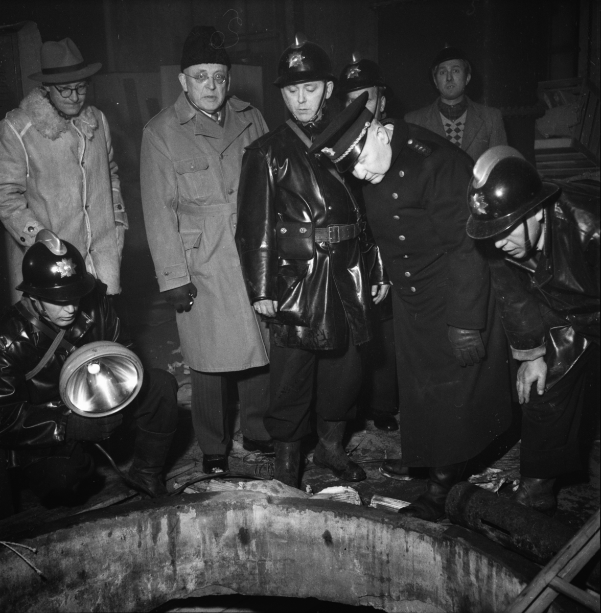 Vardens arkiv. "Brann i Spritfabrikken"  02.02.1954