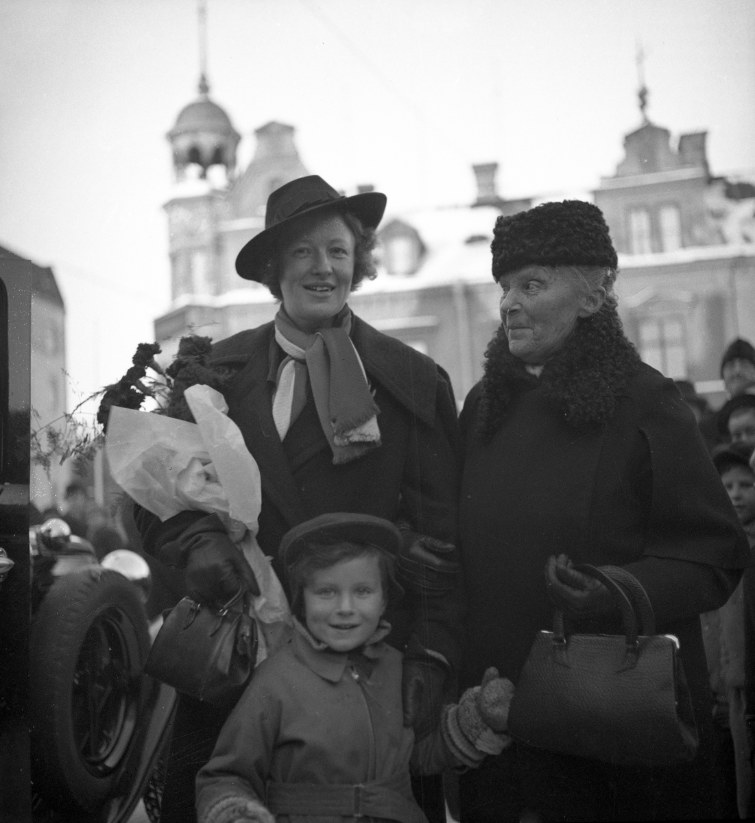 Kajsa Rothman från Karlstad på en bild från 1938. Hon var den första svenska medborgaren, som redan på plats i Barcelona, anmälde sig till frivilligttjänst i Röda Korset för regeringssidan dagen efter Francos kupp den 18 juli 1936. Samma år bilden togs genomförde hon en föredragsturné med 135 möten och över 50000 åhörare till fömån för regeringssidan i Spanien.