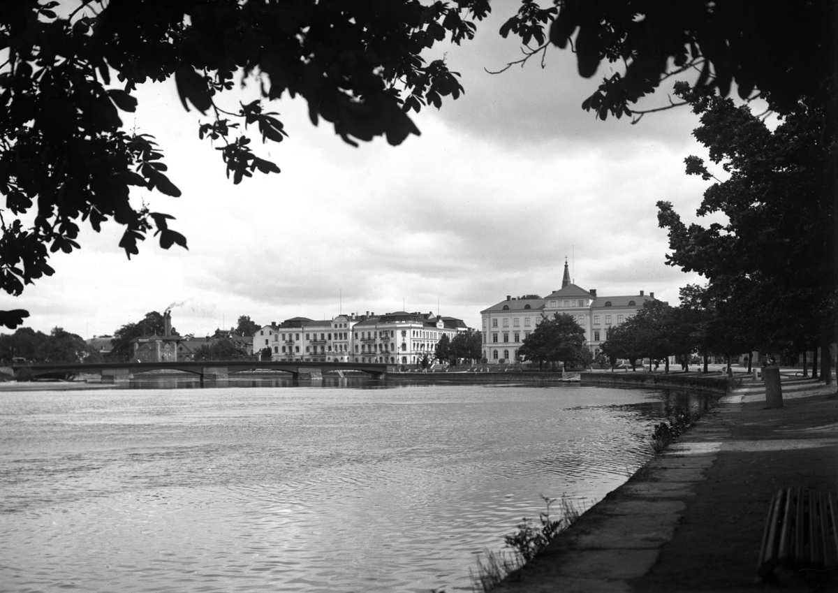 Här låg Karlstads hamn fram till mitten på 1800-talet. Bilden tagen 1937.