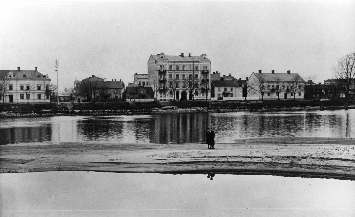 Vy över Sandbäcksgatan tagen ca 1920.