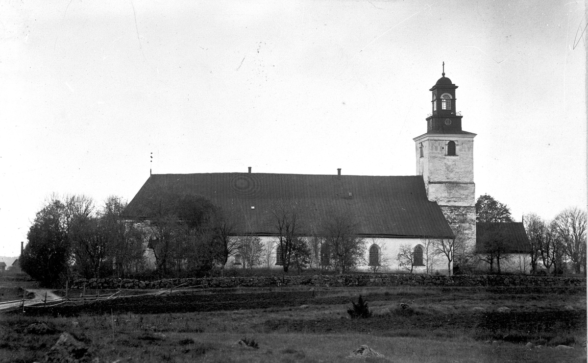 Munktorps kyrka.
Reproduktion KJ Österberg.