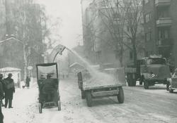 Demonstrasjon av snøfresing i Oslo på 1950-tallet