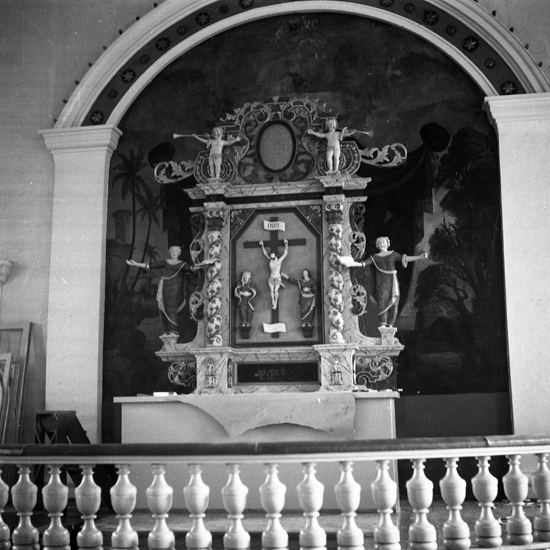 Altaruppsats, uppsatt på prov vid restaurering. Slätthögs kyrka.