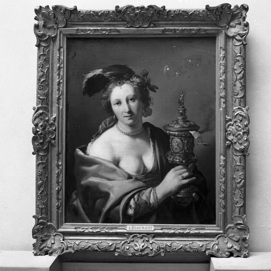 Porträtt målat av Abraham Bloemaert, med en kvinna iklädd klänning och ett halsband kring halsen.
Ur Christina Nilssons samling.