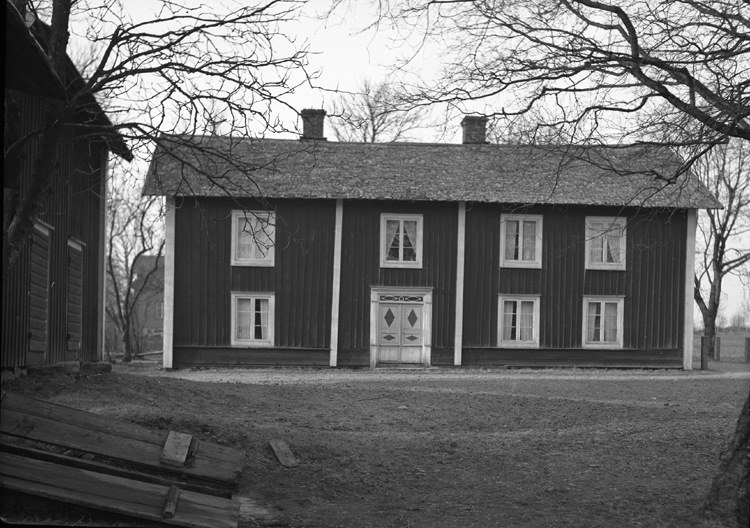 Gästgivaregården i Hössjö, västra gården,
riven 1942.