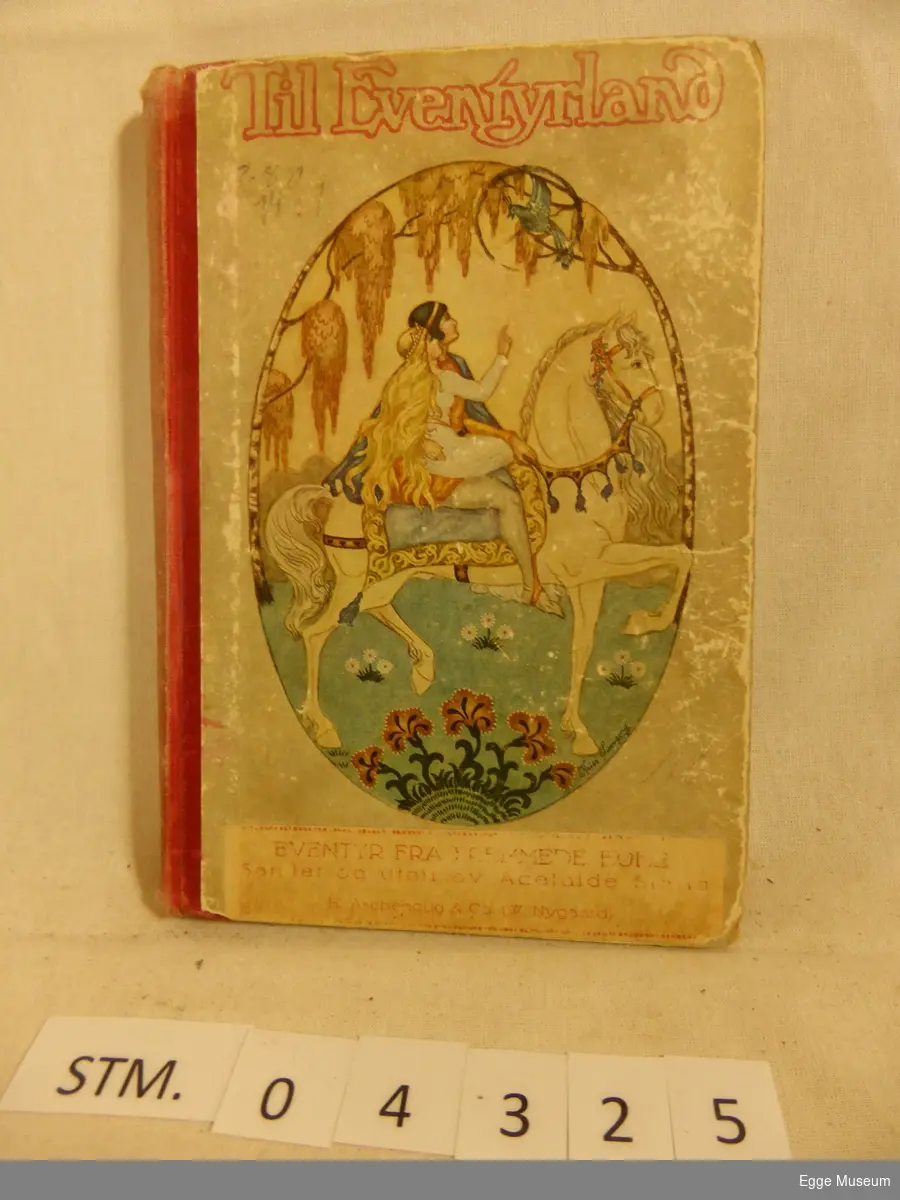Forsidetegning av hest med to personer som rir