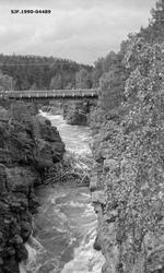 Tømmervase i Harpefossen i Sør-Fron kommune sommeren 1952.  