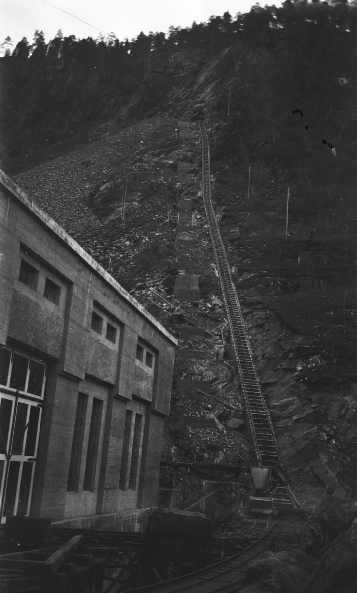 Tafjordvassdraget. Under oppføringen av Tafjord 1. Fra anlegget 1921