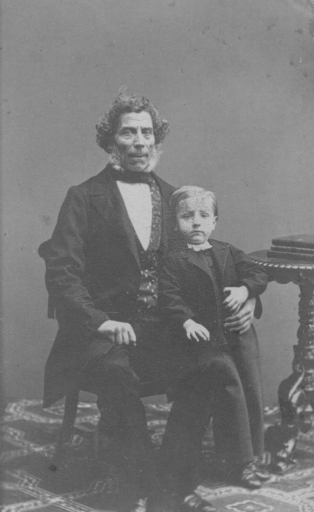 Målarmästare Esaias Sjöström, f. 1801 - d. 1869, 
med sonsonen Karl (sedemera även han Målarmästare).