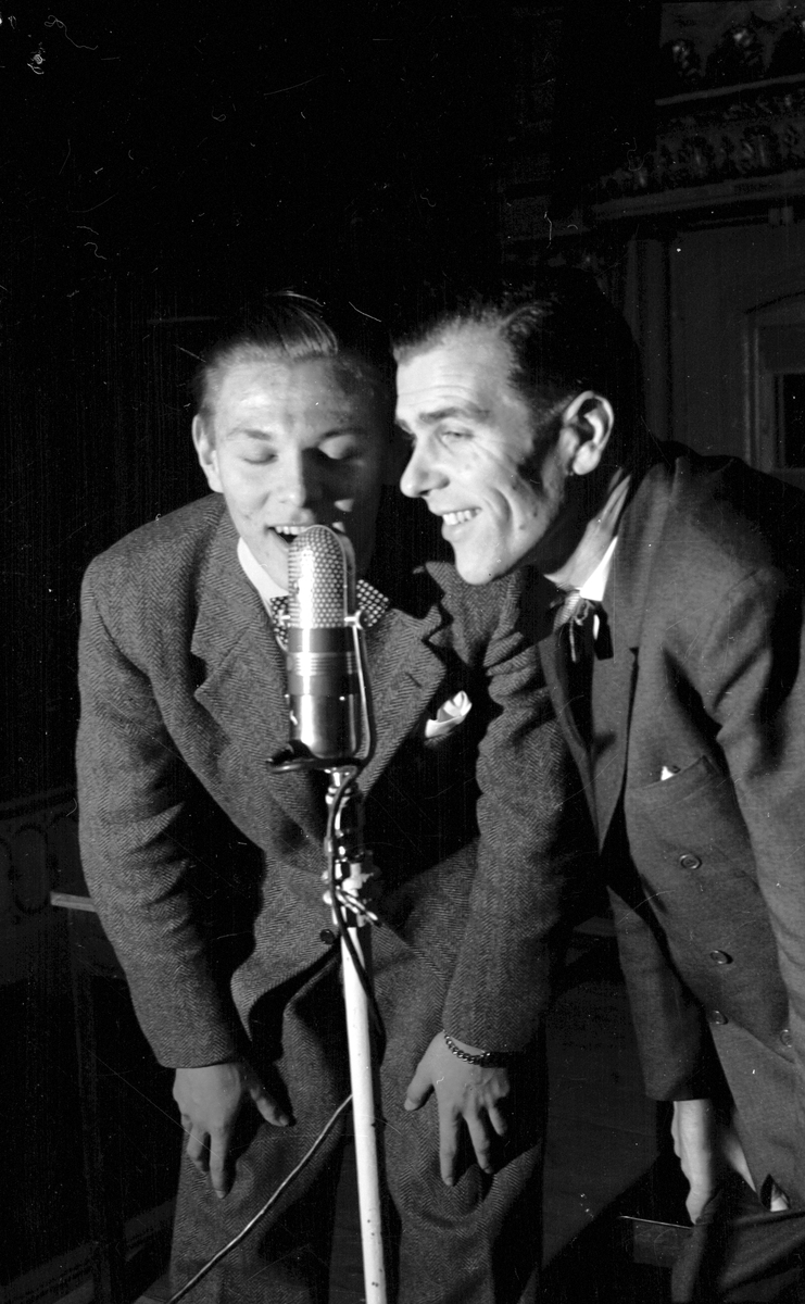 "Gävle 50 minuter" inspelning av radioprogram på teatern.         4 december 1950
