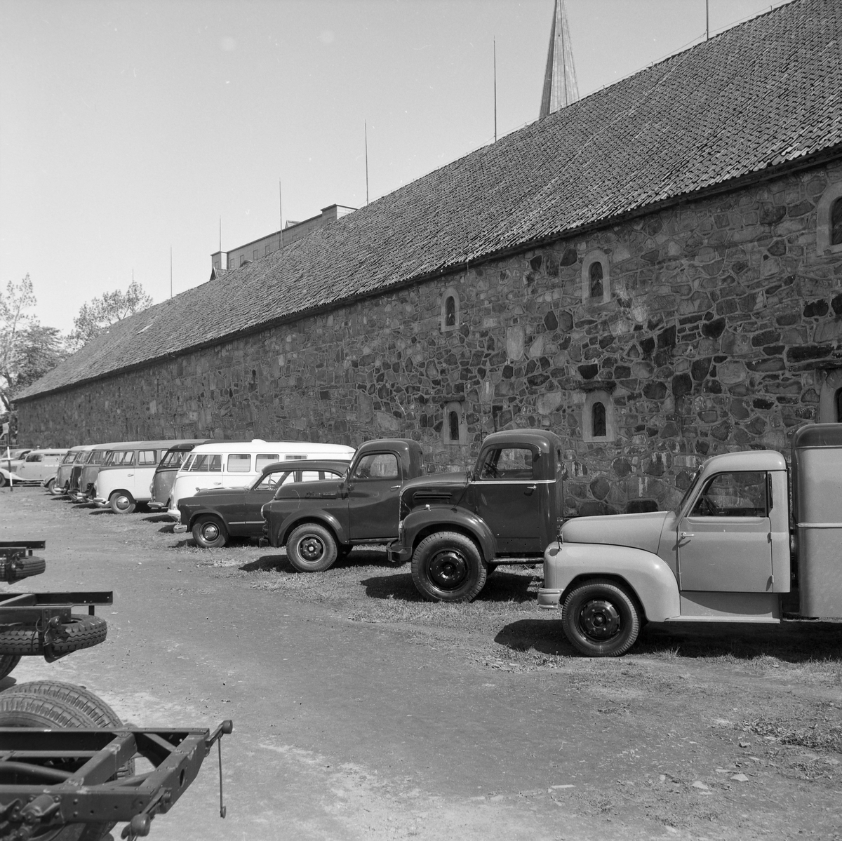 Bilutstillingen på ytre Kongsgård 1953. Grendahl Auto A/S