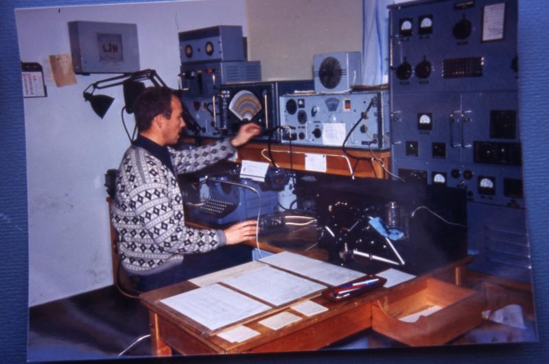 Radiostasjon. Ny-Ålesund ekspedisjonsplass (Foto/Photo)
