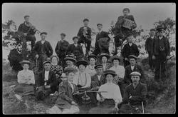 Personer samlet til feiring av St. Hans ca. 1912, Åfjord